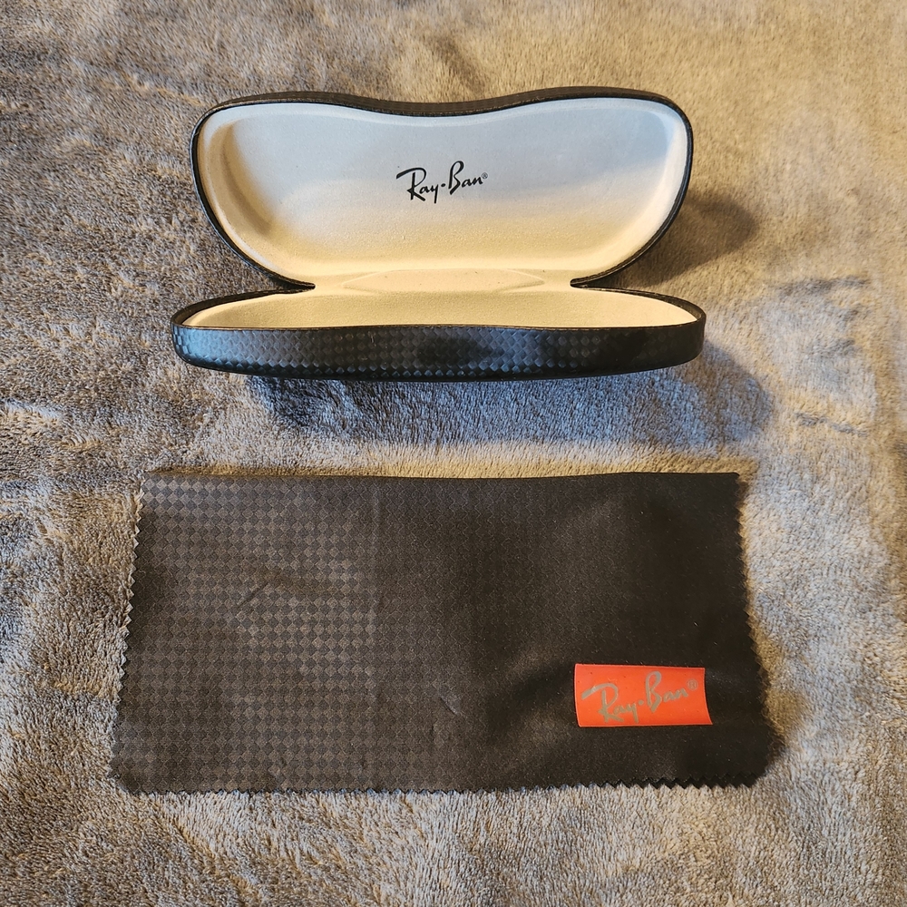 New Ray-Ban Case